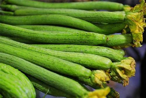 吃瓜掉皮的后果,揭秘瓜皮危害