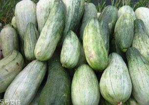 和妈妈吃酥瓜,共享酥瓜甜蜜时光