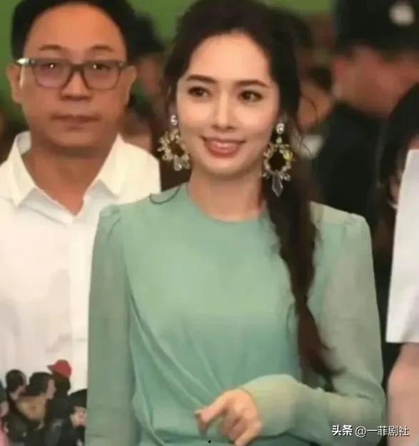 明星吃瓜群头像,揭秘娱乐圈幕后趣闻，头像背后的故事