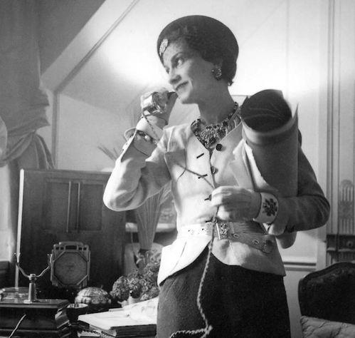 日本老奶奶吃瓜,传统与时尚的完美融合