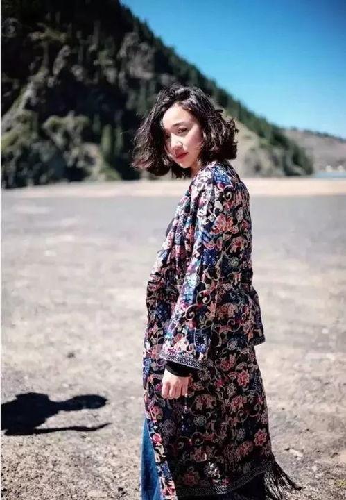 吃瓜拍照姿势室内,解锁夏日潮流新姿势