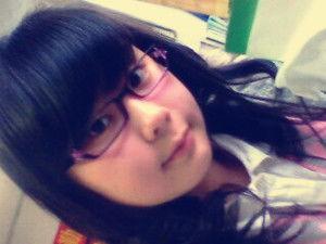 寝室眼镜女吃瓜