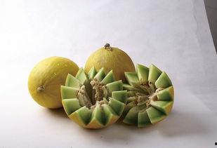 外地人吃民勤瓜,尽享田园风光与美味佳肴