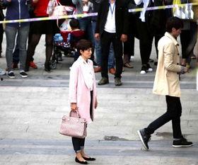 拍戏现场走进吃瓜群众,揭秘拍戏现场与吃瓜群众的亲密接触